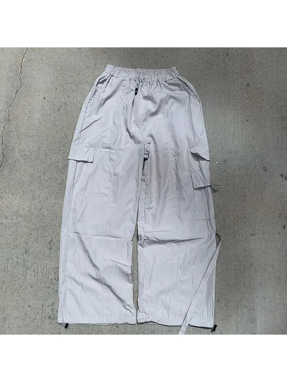90s style baggy cargo hiking pants